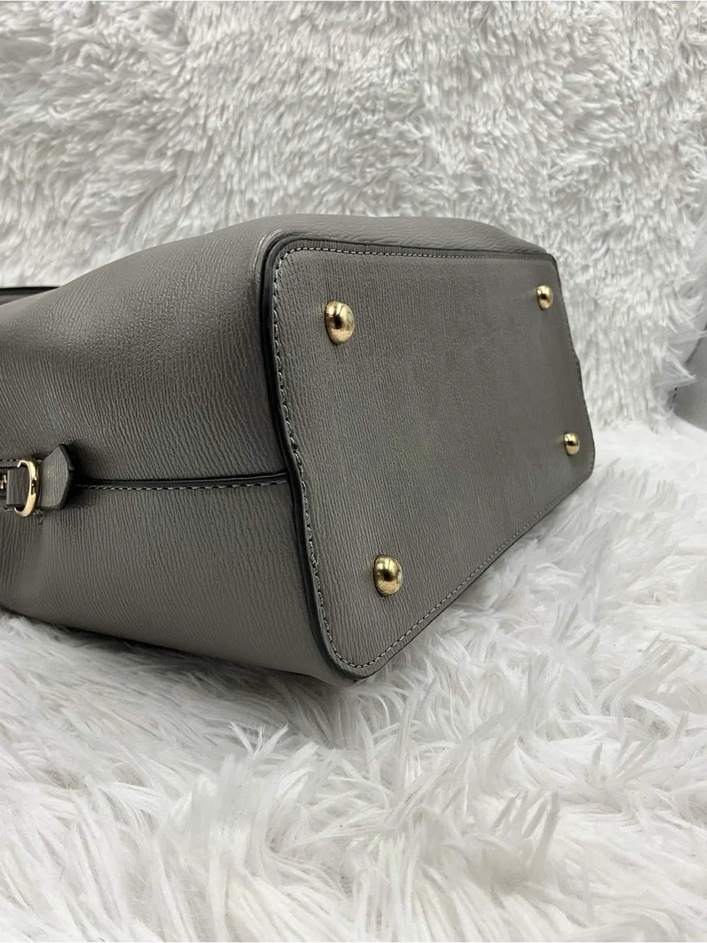 bebe chic sophisticated